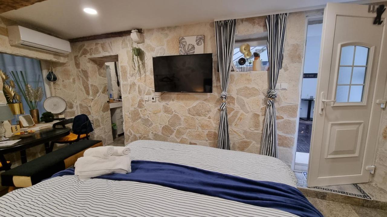 Stone Apartament
