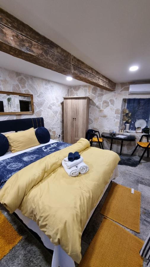 Stone Apartament *
